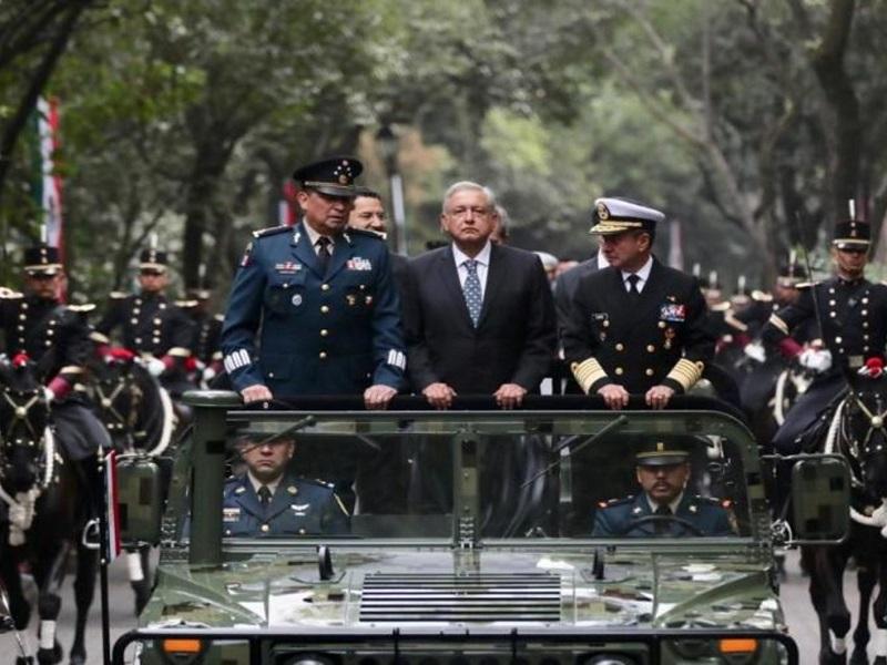Encabeza AMLO 107 aniversario de Marcha de la Lealtad