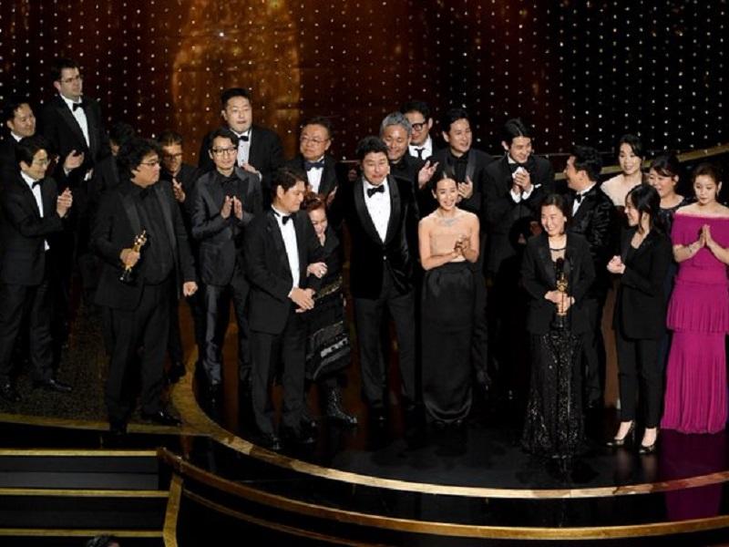 Sorprende Parásitos, se lleva cuatro premios Oscar 