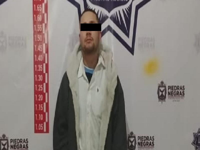 Denuncian a quien rob&oacute; la tienda de conveniencia con un carro que hurt&oacute; a su amigo de parranda. (video)