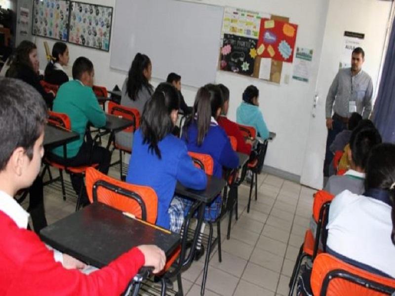 Alumnos de sexto de primaria presentaron el examen de la Olimpiada del Conocimiento. (video)