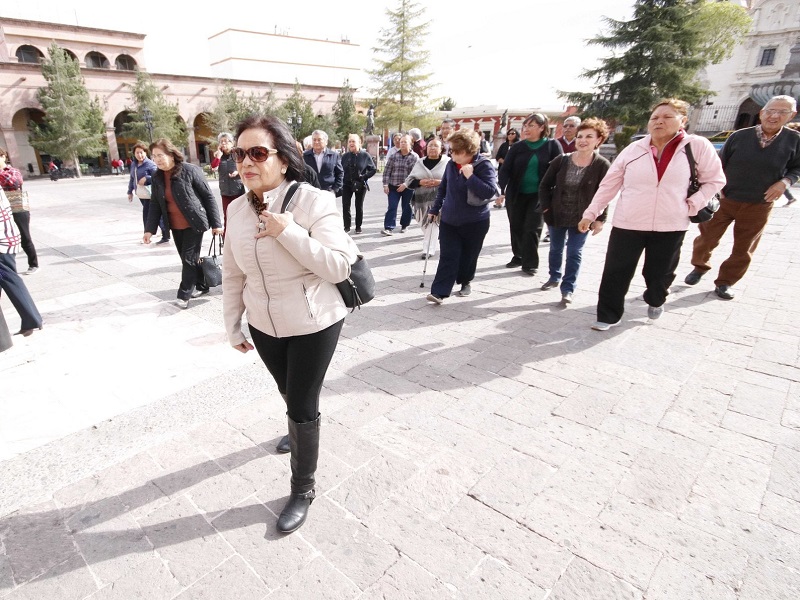 Marchan maestros, exigen resultados por desv&iacute;os magisteriales en la Secci&oacute;n 38