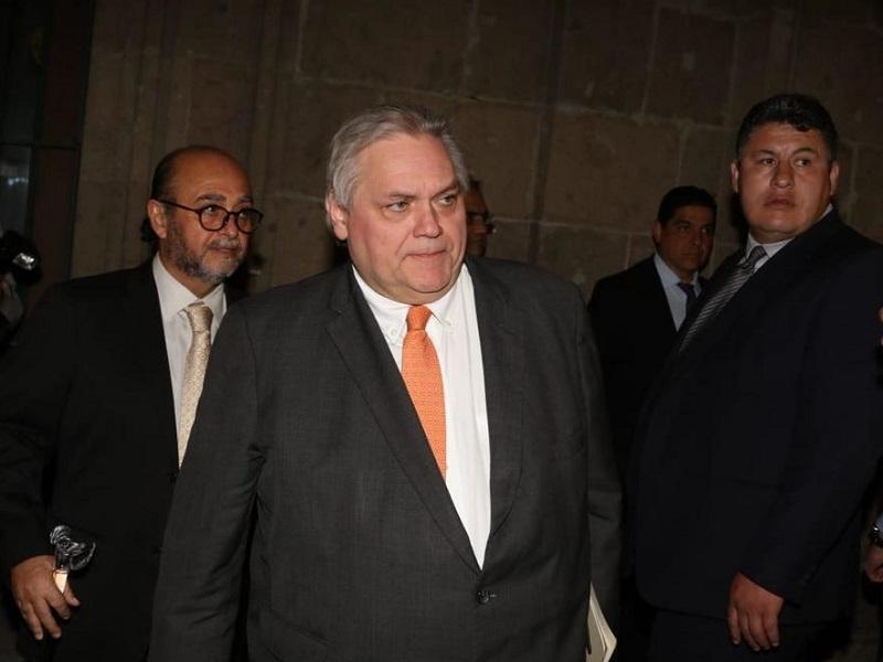 Vamos a estar hasta en las esquinas vendiendo cachitos, dice empresario Carlos Bermer al salir de cena con AMLO (video)