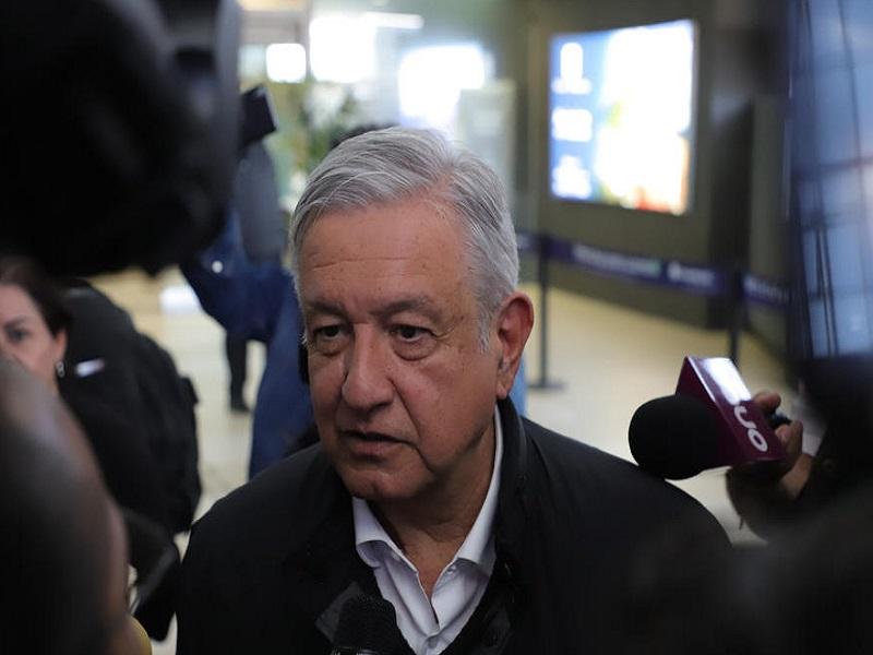 Compromete AMLO buscar soluci&oacute;n al problema de pensiones 