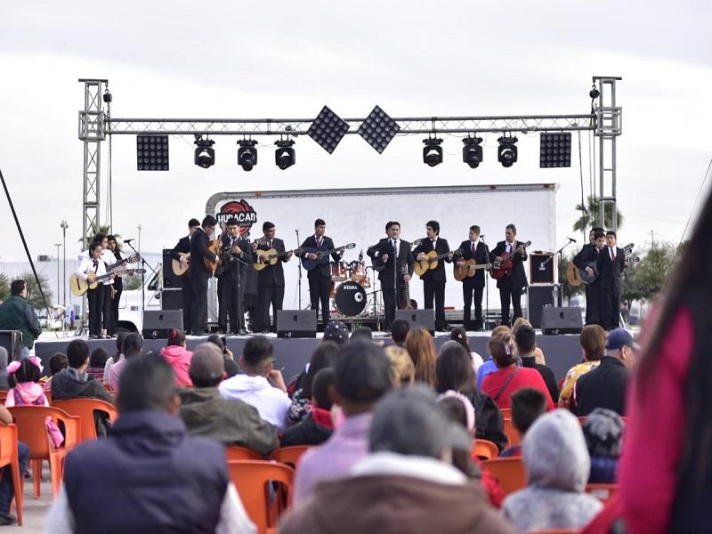 Con danza y grupos musicales celebró Acuña el Festival del Amor y la Amistad