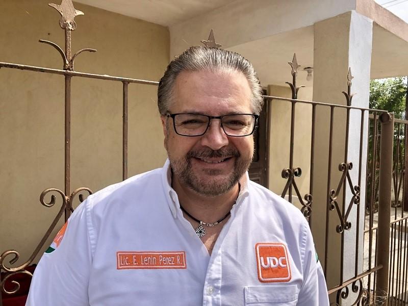 Casa por casa presenta Lenin P&eacute;rez su primer informe legislativo