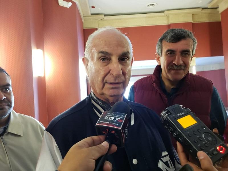 Due&ntilde;o de Sultanes de Monterrey imparti&oacute; pl&aacute;tica motivacional a ni&ntilde;os y j&oacute;venes beisbolistas de Piedras Negras