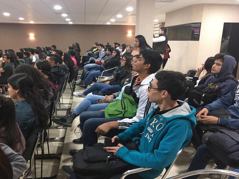 Invita Coahuila a estudiantes a aprovechar becas en el extranjero