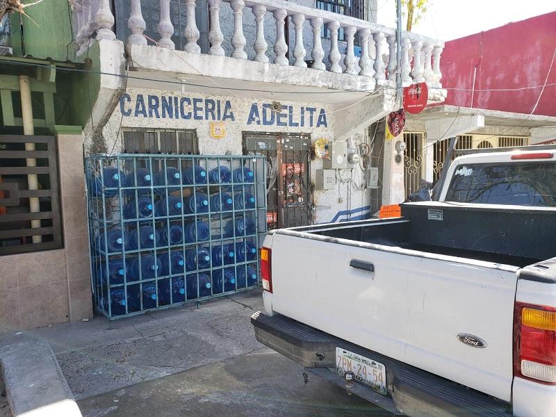 A punta de navaja asaltaron una carnicería en Piedras Negras; se llevaron 2 mil 500 pesos (video)
