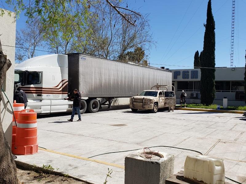 Decomisa la SEDENA marihuana en cami&oacute;n de mensajer&iacute;a en ex garita de Allende