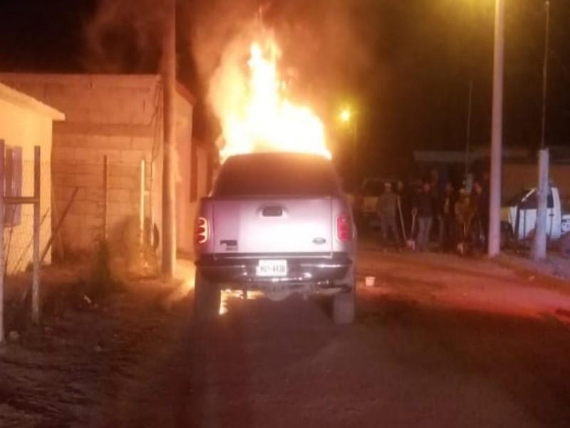 Se incendia vehículo en la Nuevo Repueblo de Zaragoza 