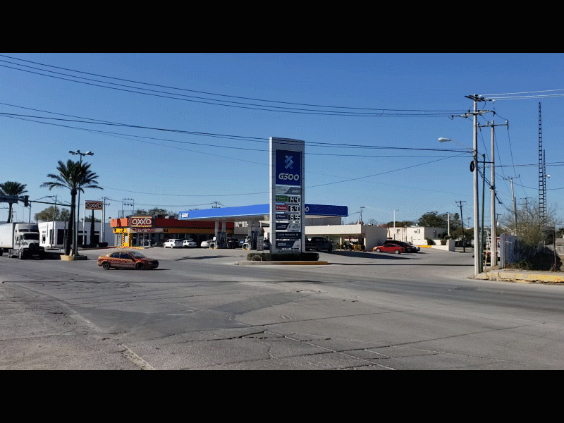 Gasolina en Eagle Pass es 30% más barata que en Piedras Negras