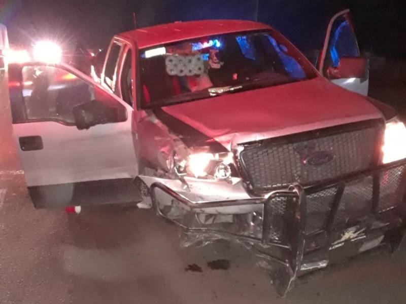 Mujer de Eagle Pass choca contra un tr&aacute;iler en la 57 en Nava