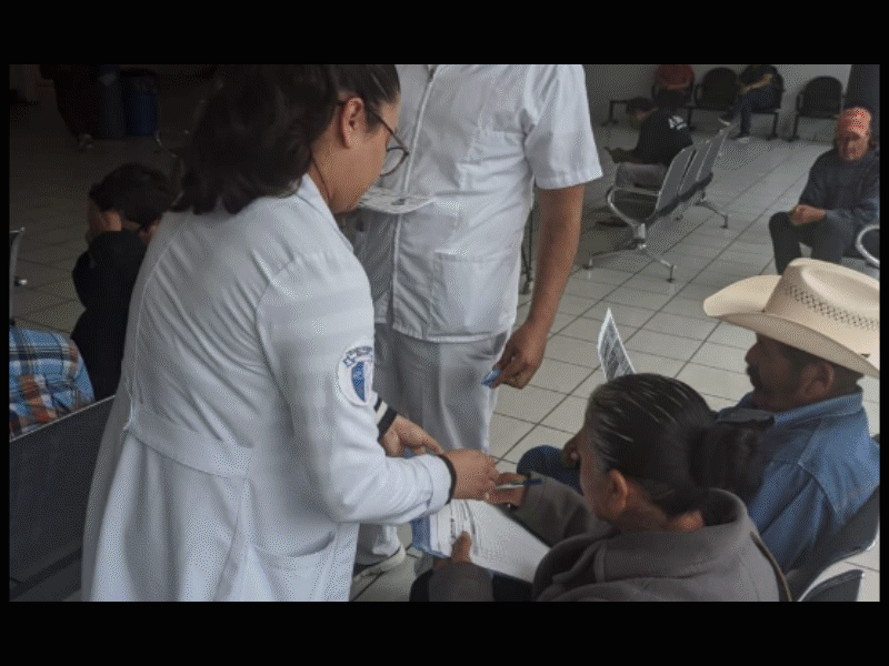 Deben choferes detectar si alg&uacute;n pasajero presenta s&iacute;ntomas de coronavirus y reportarlo: Salud