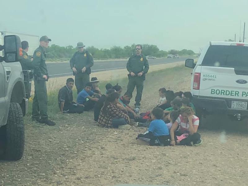 Arrestaron en varios operativos a cinco traficantes cerca de Bracketville, tres son menores (video)