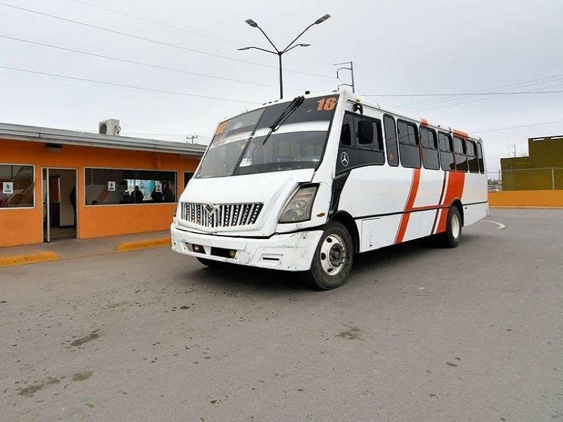 Usuaria se queja de las malas condiciones de algunas unidades del transporte urbano