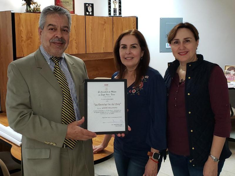 Recibe La Rancherita del Aire reconocimiento del Consulado de M&eacute;xico en Eagle Pass por su 83 aniversario (video)