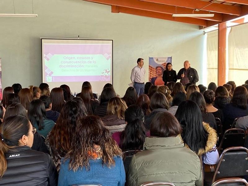 Coahuila da pl&aacute;ticas para detectar discriminaci&oacute;n en mujeres