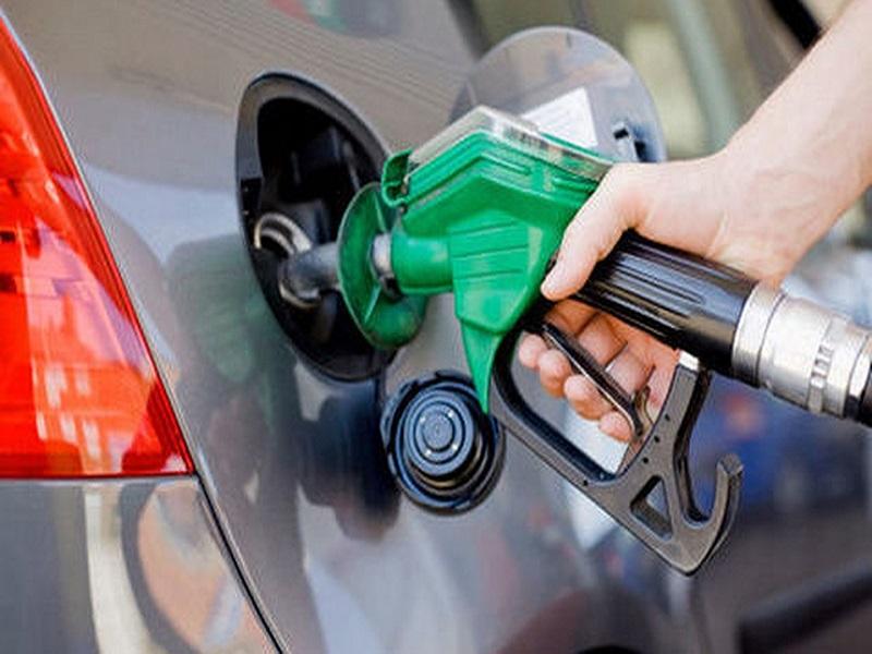 Gasolina a 15 pesos en varios estados de México ¿por desplome de precios del petróleo?