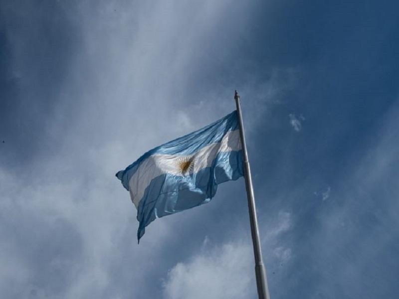 Argentina tambi&eacute;n cierra sus fronteras y Colombia ampl&iacute;a restricciones por coronavirus