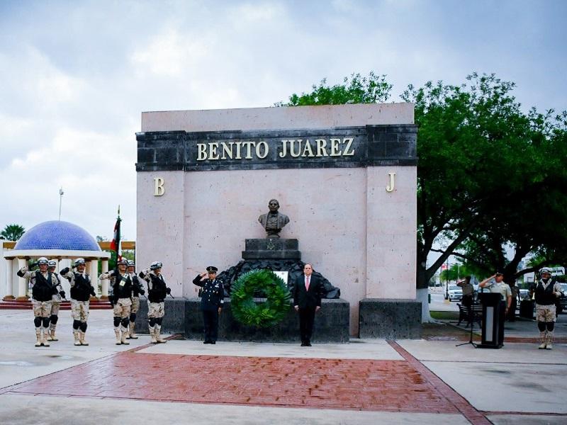 Encabezan CBG y autoridades militares la ceremonia por el 214 aniversario del natalicio de Ju&aacute;rez