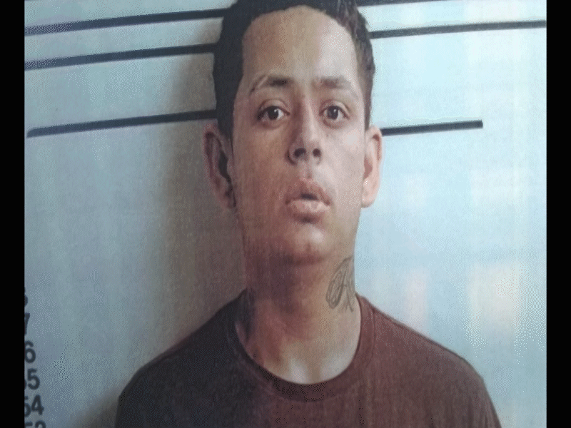 Arrestan a tres j&oacute;venes acusados de secuestro y robo en Eagle Pass 