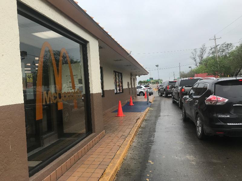 Restaurantes de Eagle Pass lucen vac&iacute;os; algunos solo venden comida para llevar (video)