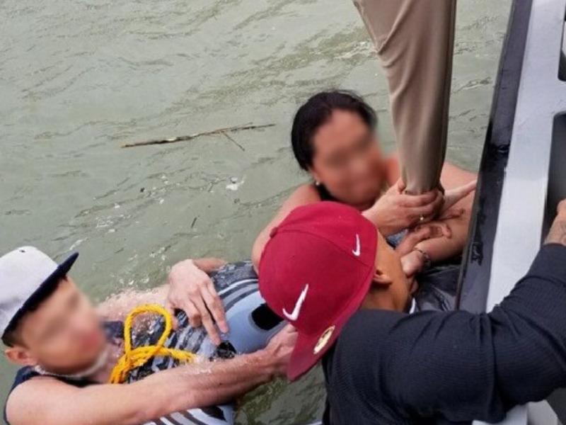Rescataron a 5 migrantes atrapados en el río Bravo cerca de Eagle Pass