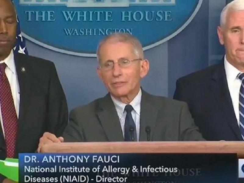 Trump insiste en uso de dos medicamentos contra coronavirus; experto lo corrige