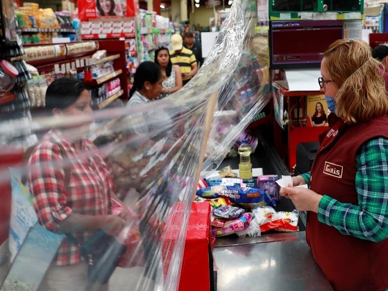 Pl&aacute;stico regresa al s&uacute;per, ponenen Estado de M&eacute;xico barrera transparente en comercios