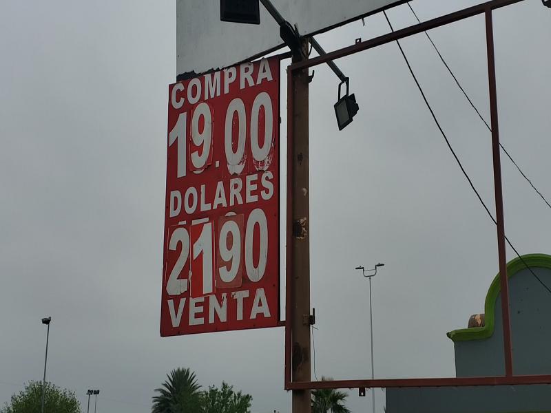 Empiezan a cerrar casas de cambio en Piedras Negras, han ca&iacute;do sus ventas m&aacute;s del 90% (video)