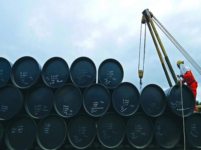 Petr&oacute;leo mexicano se desploma 20.23%; cierra a 10.34 d&oacute;lares por barril