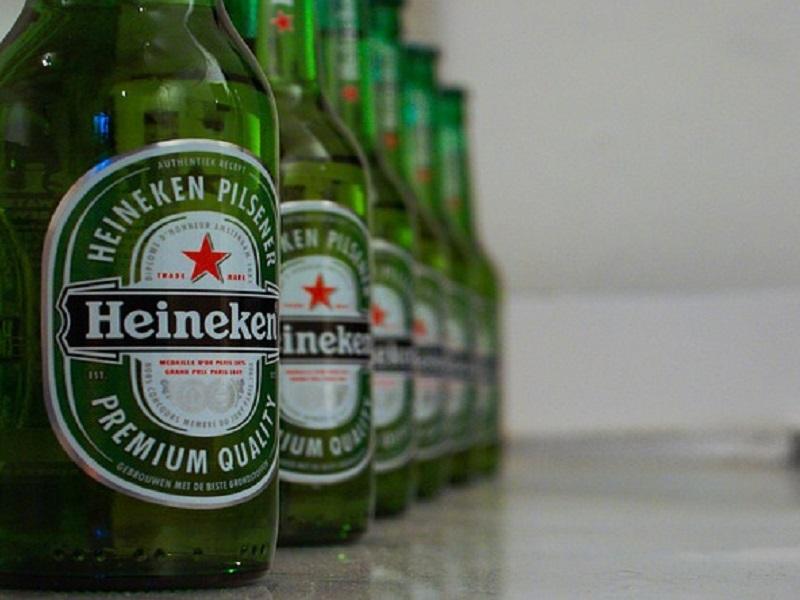 Heineken confirma que parará distribución de cerveza por coronavirus