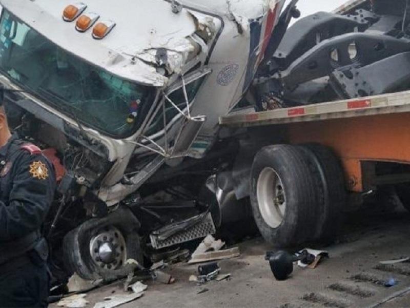 Carambola en autopista Monterrey- Saltillo deja dos muertos