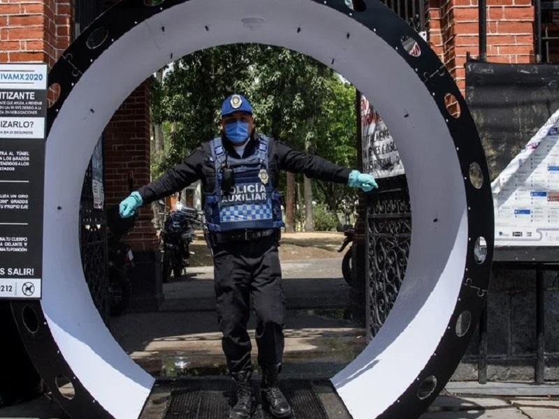 Arcos y t&uacute;neles sanitizantes podr&iacute;an aumentar riesgo de dispersi&oacute;n de COVID-19: Salud