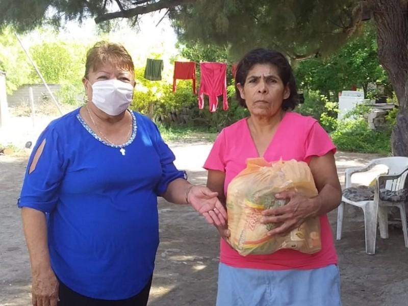 Entregan apoyos a la poblaci&oacute;n vulnerable de Villa Uni&oacute;n ante emergencia por coronavirus