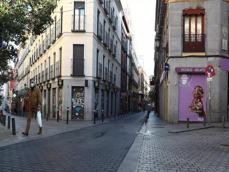 Se alista Espa&ntilde;a para reanudar actividades tras cuatro semanas de confinamiento