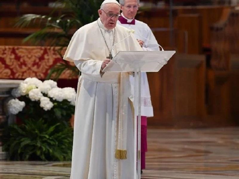 Una tregua y anular deuda a pa&iacute;ses pobres, pide Papa Francisco en su mensaje de Pascua