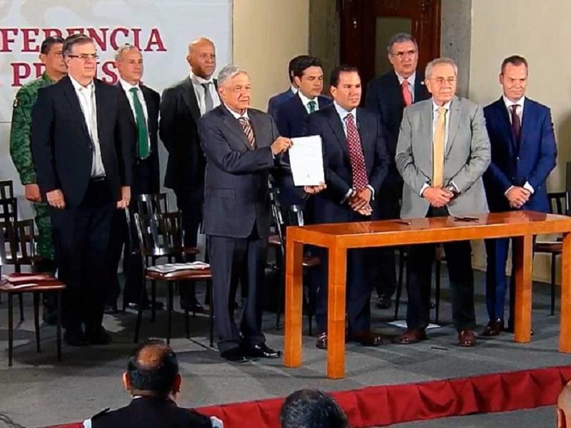Hospitales privados liberar&aacute;n 3 mil 115 camas para atender a pacientes con seguridad social: AMLO
