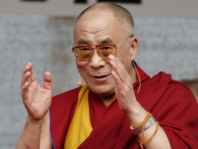 Rezar no ser&aacute; suficiente para combatir la pandemia del coronavirus: Dalai Lama