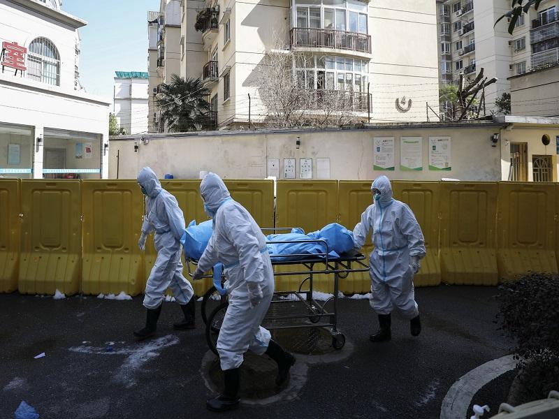 Corrige China cifras de coronavirus en Wuhan: suben a 50 mil los contagiados y a 3 mil 869 los fallecidos