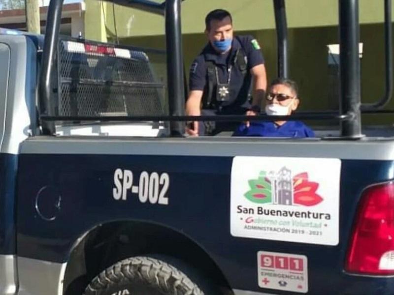 Acosan, golpean y detienen a médico policías de San Buenaventura