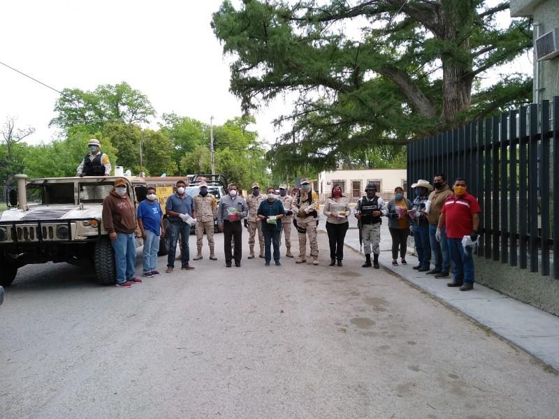 Continúan entregando cubrebocas en Villa Unión 