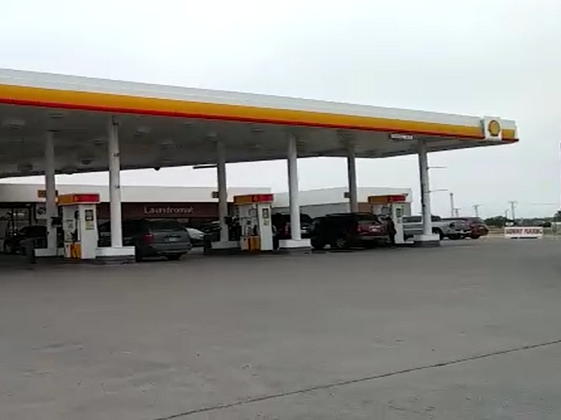 A pesar de reducción de precio de gasolina en Piedras Negras, hay más de 4 pesos de diferencia con Eagle Pass (video)