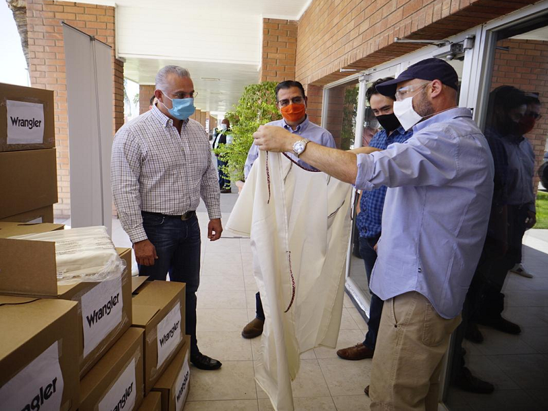 Recibe Coahuila de Wangler donaci&oacute;n de 2 mil batas para uso de pacientes COVID-19