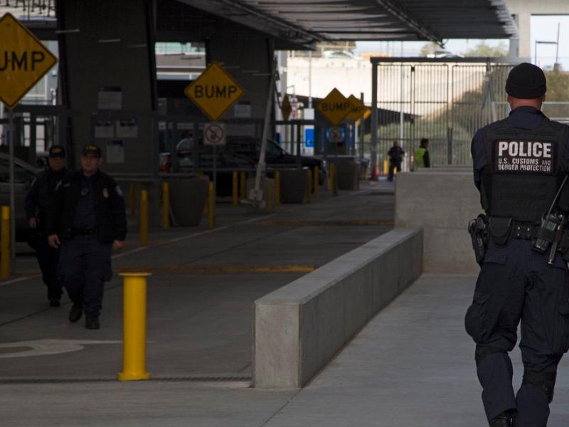 Escondida en un auto, mexicana intent&oacute; cruzar por el Puente Dos a Eagle Pass