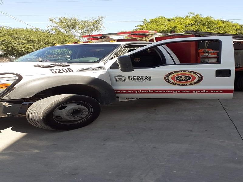 Les roban herramienta de trabajo a los Bomberos de Piedras Negras en la colonia Zaragoza