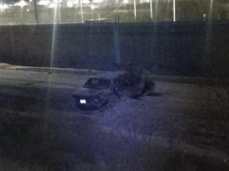 Podr&iacute;an solicitar orden de aprehensi&oacute;n contra sujeto que rob&oacute; y volc&oacute; un veh&iacute;culo en Nava