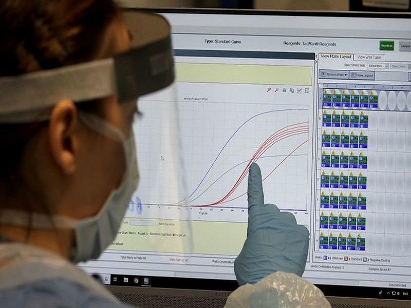 Universidad de Oxford prueba en humanos vacuna contra el COVID-19, podr&iacute;a estar disponible este a&ntilde;o