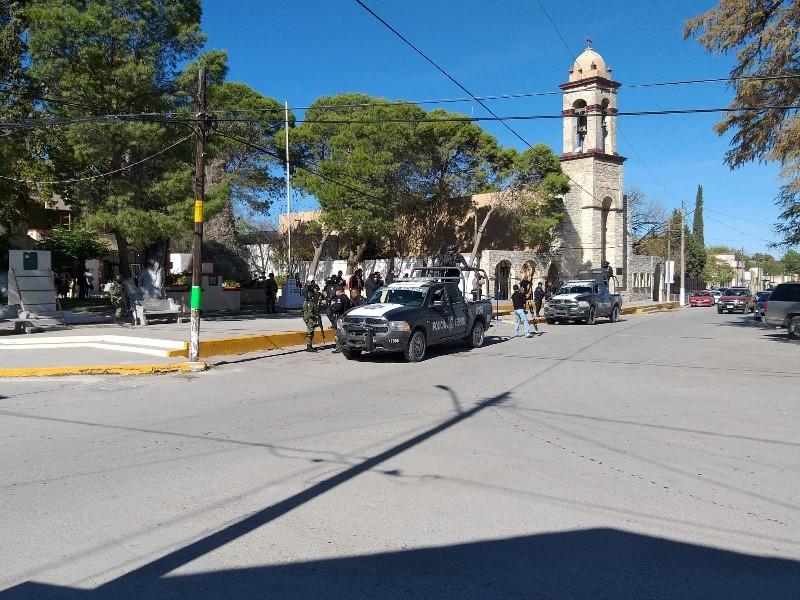 Reintegra alcaldesa de Villa Uni&oacute;n monto de multa a guerrerense por viajar m&aacute;s de dos personas en auto