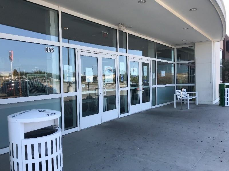 Reabrir&aacute;n el viernes cines, restaurantes y tiendas departamentales y minoristas en Eagle Pass